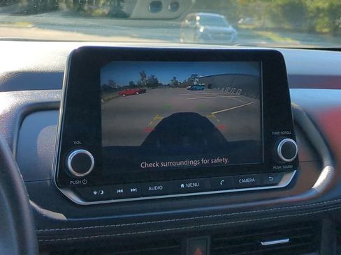 Used 2024 Nissan Rogue SV FWD image 22