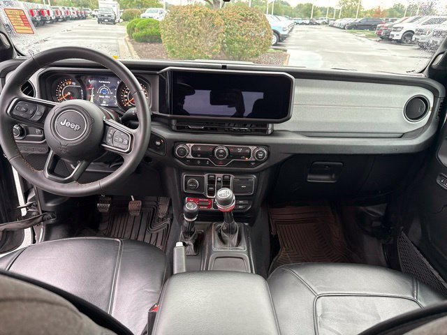 Used 2024 Jeep Gladiator Sport AWD/4WD image 23