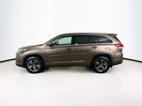 Used 2017 Toyota Highlander Limited Platinum AWD/4WD image 4