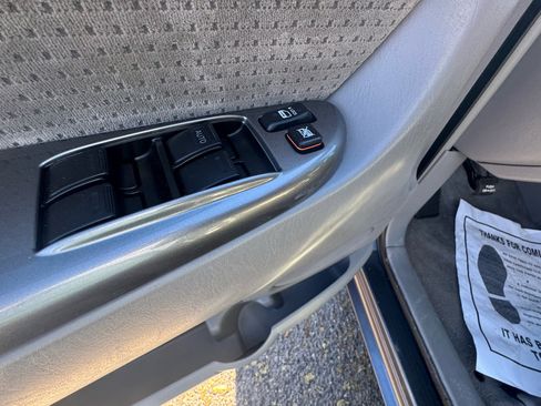 Used 2006 Toyota Sienna CE image 17