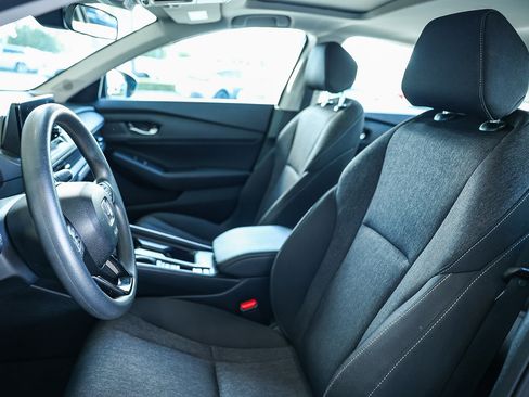 Used 2025 Honda Accord SE image 25