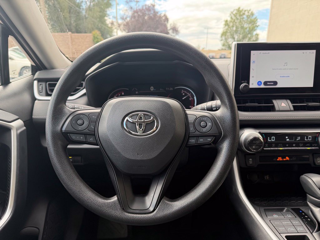 Used 2025 Toyota RAV4 XLE AWD/4WD image 10