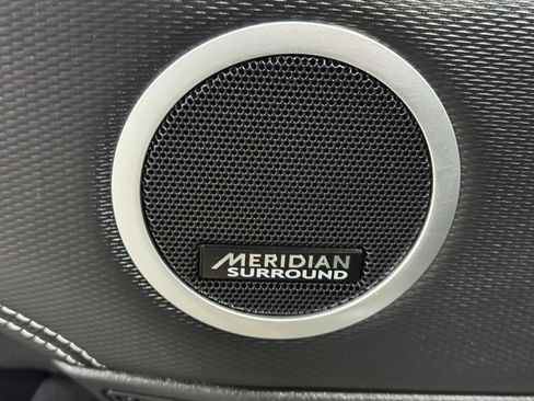 Used 2023 Land Rover Discovery S R-Dynamic image 25