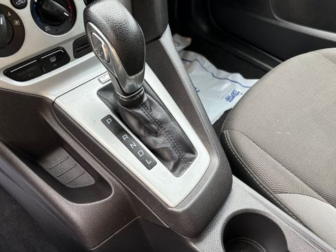 Used 2014 Ford Focus SE FWD image 32