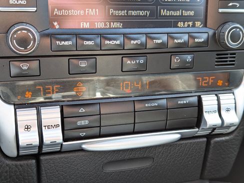 Used 2010 Porsche Cayenne GTS image 21