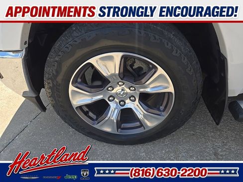 Used 2019 RAM 1500 Laramie AWD/4WD image 34