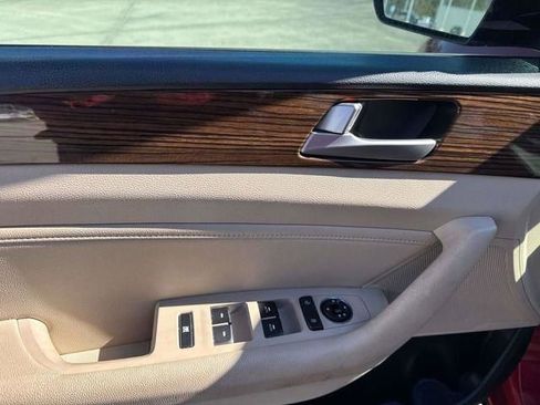 Used 2017 Hyundai Sonata Limited image 29