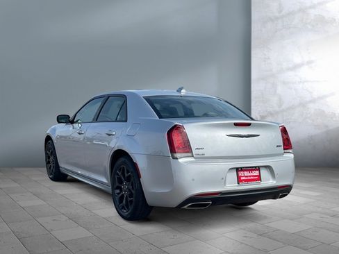 Used 2022 Chrysler 300 Touring L w/ Popular Equipment Group AWD/4WD image 4