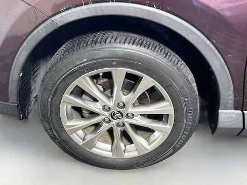 Used 2018 Toyota RAV4 Limited FWD image 13
