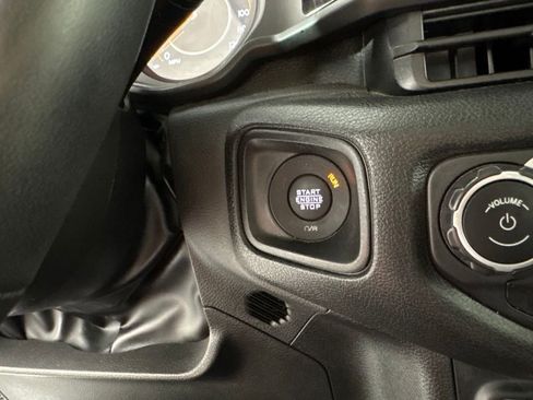 Used 2025 Jeep Wrangler Unlimited Sport AWD/4WD image 32