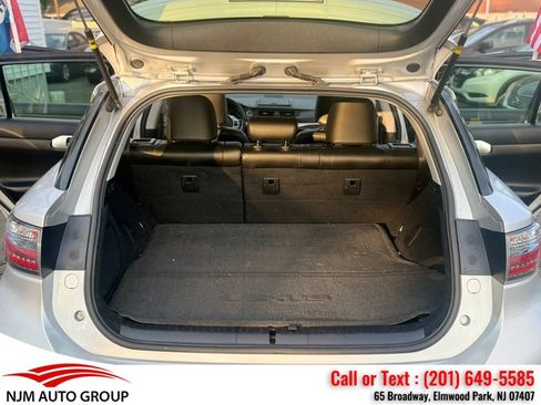 Used 2012 Lexus CT 200h Premium w/ Premium Audio Pkg FWD image 27