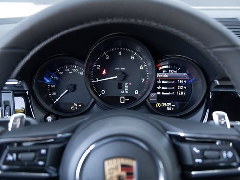 Certified 2026 Porsche Macan AWD/4WD image 14
