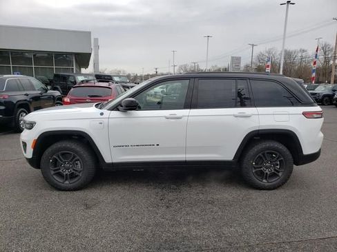 Used 2024 Jeep Grand Cherokee Trailhawk w/ Advanced Protech Group II image 3