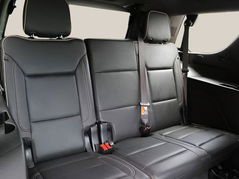 Used 2025 Chevrolet Tahoe Premier AWD/4WD image 19