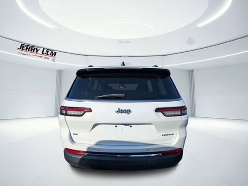 Used 2022 Jeep Grand Cherokee L Limited image 2