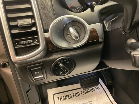 Used 2016 Porsche Cayenne AWD/4WD image 20
