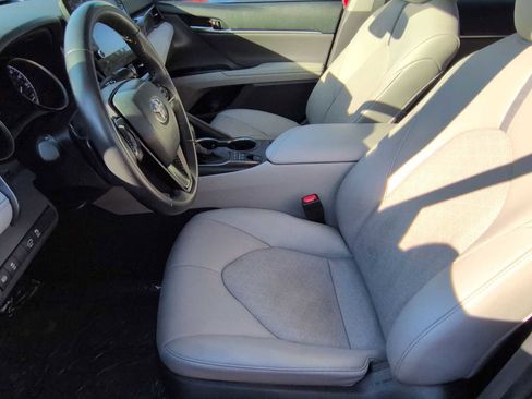 Used 2022 Toyota Camry XSE image 10