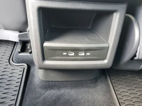 Certified 2025 Volkswagen ID.4 Pro RWD image 18