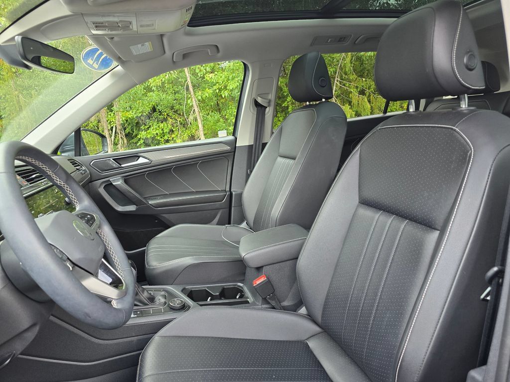 Used 2022 Volkswagen Tiguan SE AWD/4WD image 13