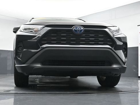Used 2021 Toyota RAV4 XLE Premium AWD/4WD image 33