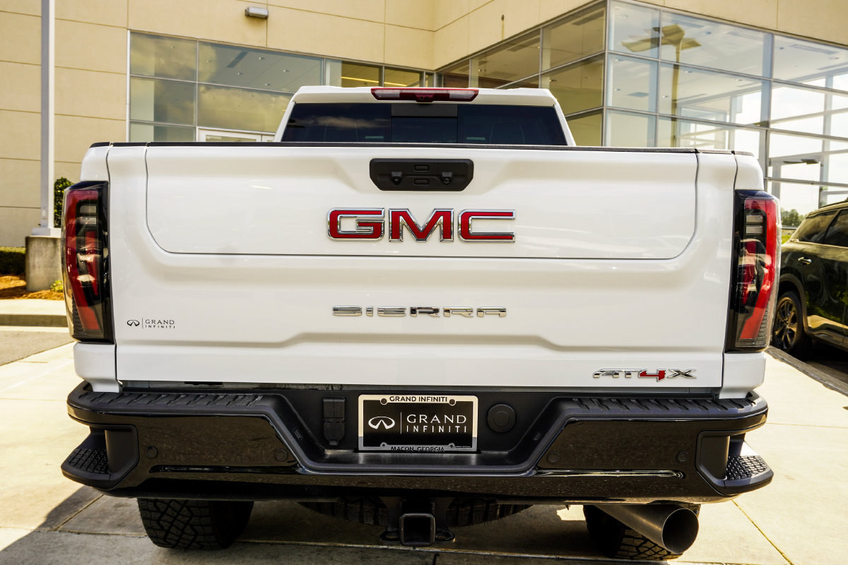 Used 2026 GMC Sierra 2500 AT4X AWD/4WD image 11