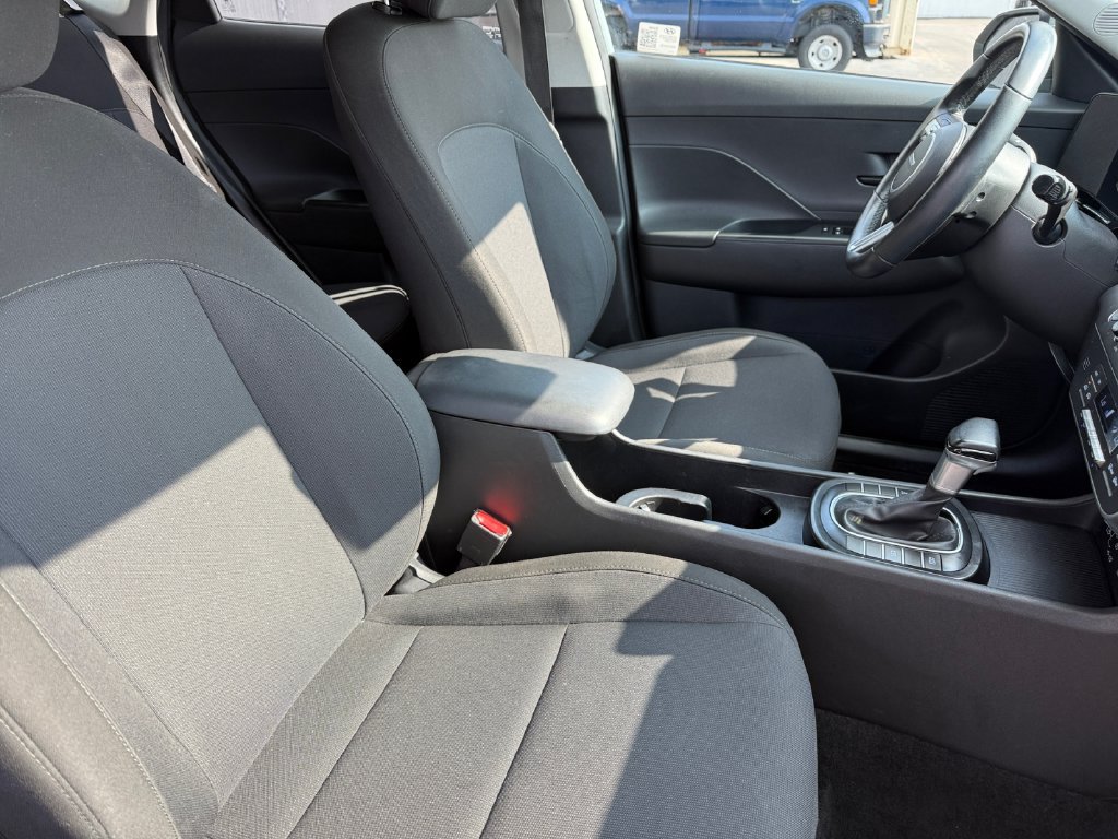 Used 2025 Hyundai Kona SEL AWD/4WD image 18