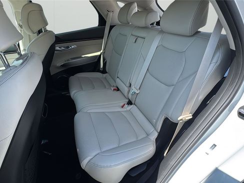 Used 2026 Genesis GV70 2.5T Select image 11