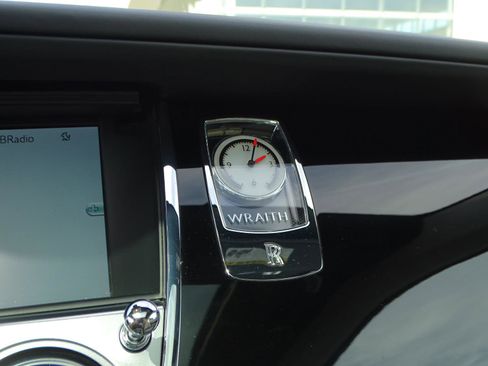 Used 2015 Rolls-Royce Wraith RWD image 31