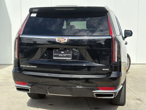 Certified 2023 Cadillac Escalade Premium Luxury w/ Performance Package AWD/4WD image 6