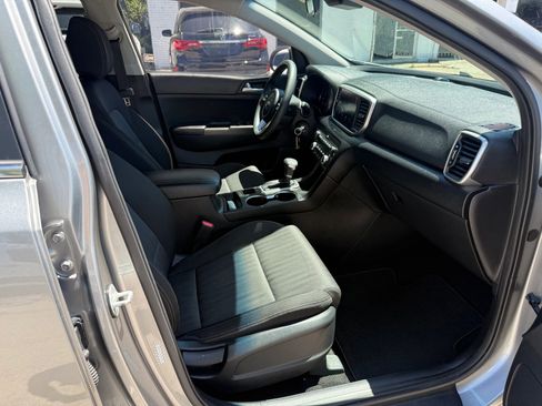 Used 2021 Kia Sportage LX AWD/4WD image 13