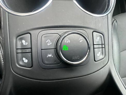Used 2024 GMC Terrain SLT AWD/4WD image 33