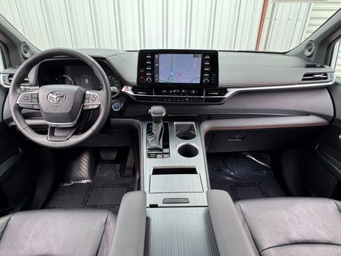 Used 2024 Toyota Sienna XSE image 13