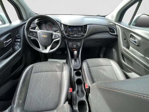 Certified 2022 Chevrolet Trax LT w/ LT Convenience Package AWD/4WD image 19