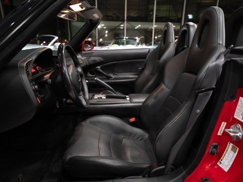 Used 2004 Honda S2000 image 8