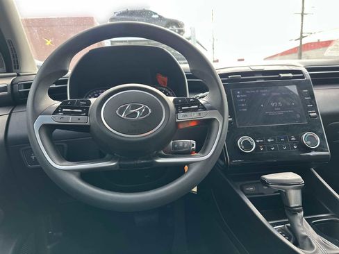 Used 2024 Hyundai Tucson SE image 2