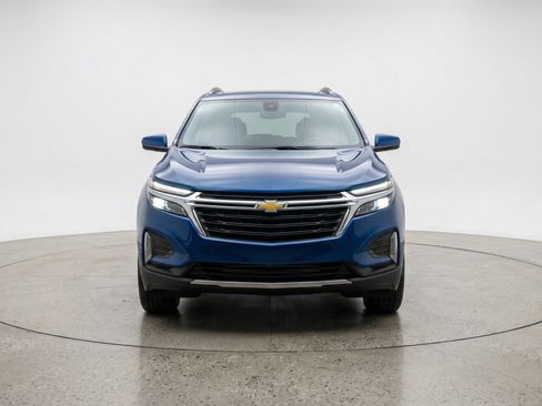 Used 2025 Chevrolet Equinox LT FWD image 2