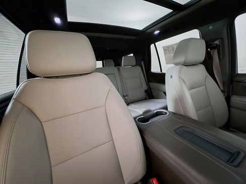 Used 2022 Chevrolet Tahoe Z71 w/ Off-Road Capability Package image 27