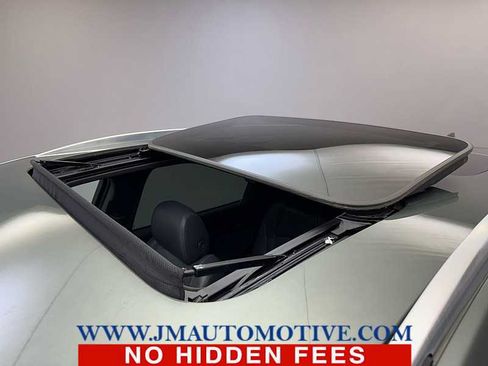 Used 2022 Buick Enclave Essence w/ Experience Buick Package AWD/4WD image 11