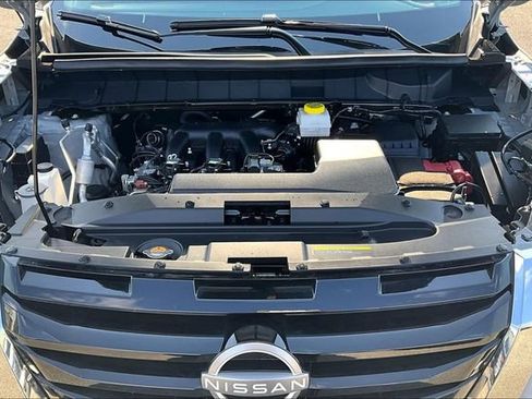 Certified 2025 Nissan Pathfinder SV image 26