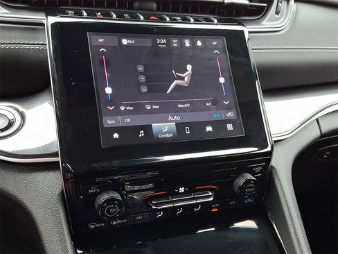 Used 2023 Jeep Grand Cherokee Laredo image 16