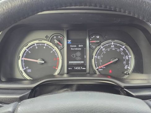 Used 2021 Toyota 4Runner TRD Off-Road Premium w/ Moonroof Package AWD/4WD image 29