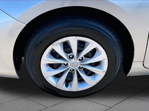 Used 2015 Toyota Camry LE FWD image 10