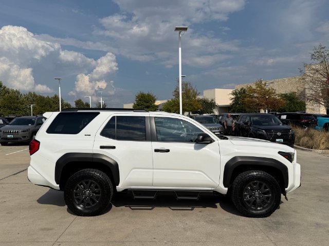 Used 2025 Toyota 4Runner SR5 AWD/4WD image 4