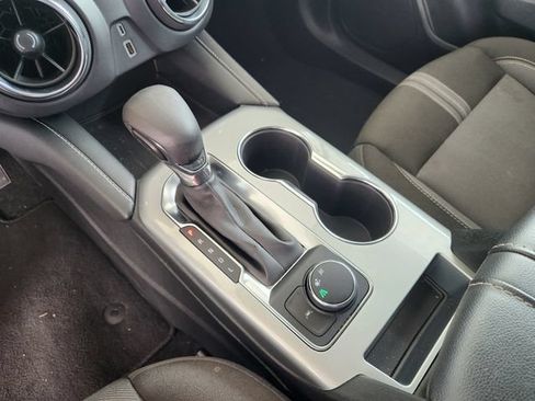 Used 2025 Chevrolet Blazer LT FWD image 18