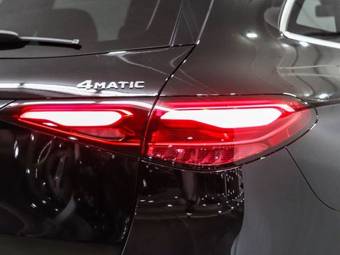 Certified 2025 Mercedes-Benz GLC 350e 4MATIC image 11