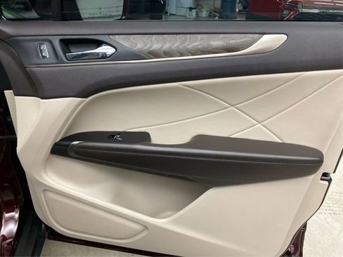 Used 2018 Lincoln MKC Reserve image 26