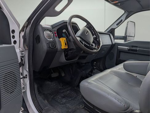 Used 2022 Ford F650 2WD Regular Cab Super Duty image 11