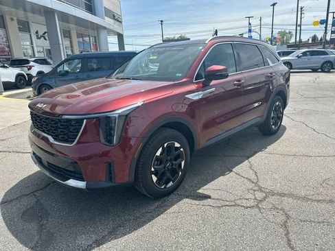 Used 2024 Kia Sorento S w/ Panoramic Sunroof Package AWD/4WD image 11