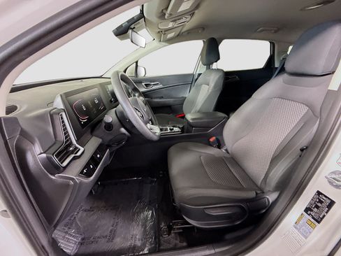Used 2024 Kia Sportage LX FWD image 21