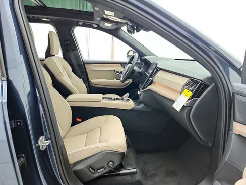 New 2026 Volvo XC90 T8 Plus w/ Protection Package Premier AWD/4WD image 14